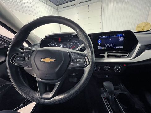 Used 2024 Chevrolet Trax LS w/ Driver Confidence Package image 33