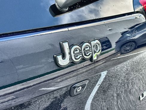 Used 2014 Jeep Cherokee Limited image 16