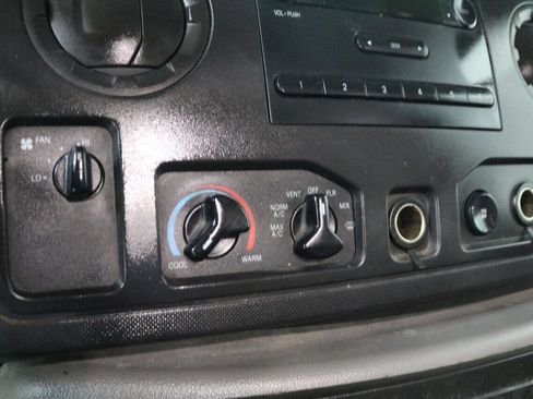 Used 2014 Ford E-150 and Econoline 150 w/ Power Group image 32