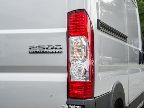 New 2025 RAM ProMaster 2500 w/ Quick Order Package 22G SLT image 6