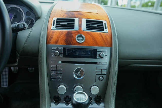 Used 2006 Aston Martin DB9 Volante RWD image 38