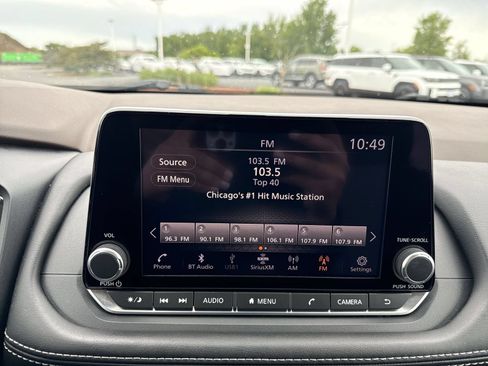Used 2023 Nissan Rogue SV AWD/4WD image 16