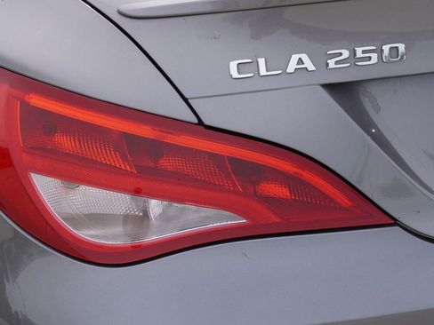 Used 2018 Mercedes-Benz CLA 250 image 12