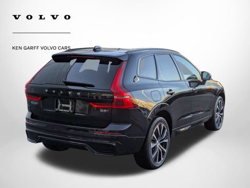 Certified 2023 Volvo XC60 B5 Plus image 3