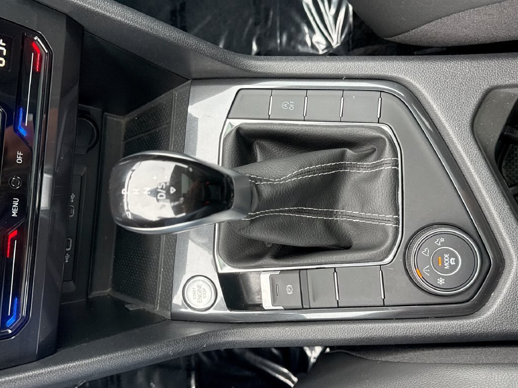 Used 2024 Volkswagen Tiguan SE AWD/4WD image 22
