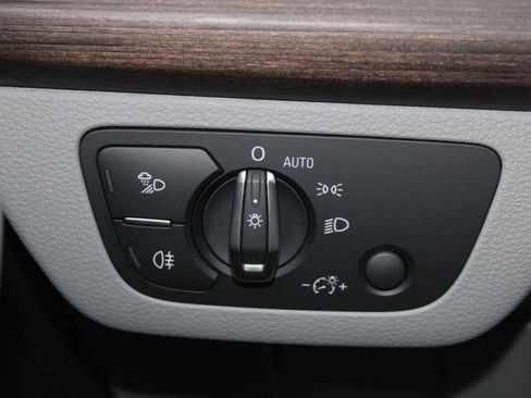 Used 2023 Audi Q5 e Premium image 25