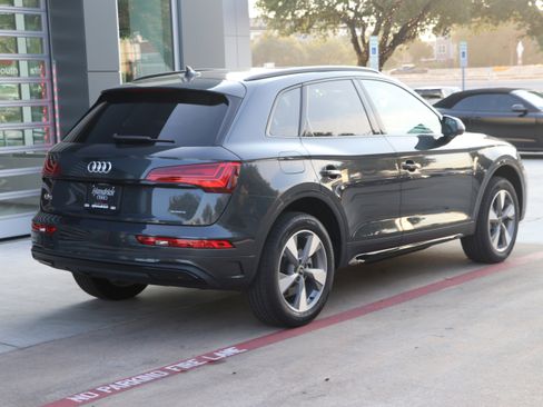 Certified 2025 Audi Q5 2.0T Premium w/ Convenience Plus Package image 10