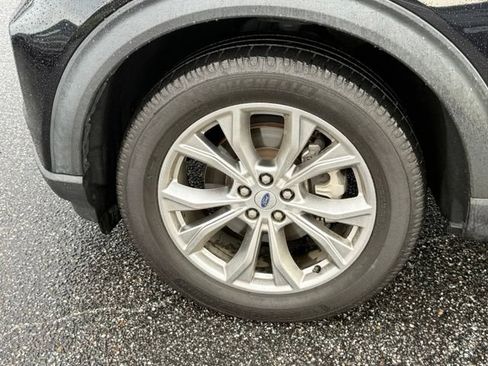 Used 2020 Ford Explorer XLT w/ Equipment Group 202A AWD/4WD image 5