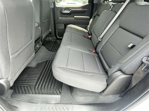 New 2025 GMC Sierra 1500 Elevation image 9