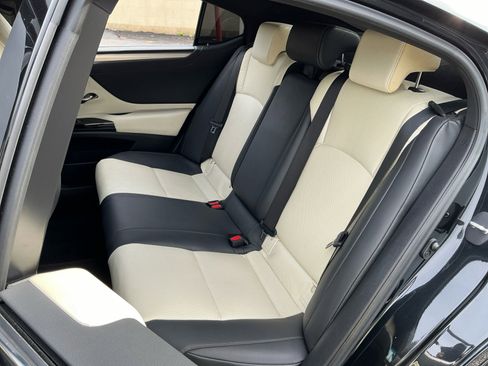 Used 2023 Lexus ES 300h F Sport w/ Accessory Package (Z2) image 20