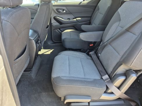 Used 2022 Chevrolet Traverse LT w/ LPO, Cargo Package AWD/4WD image 17