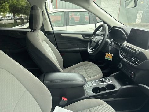 Used 2022 Ford Escape SE FWD image 9