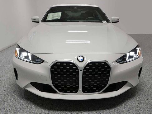Used 2026 BMW 430i Coupe w/ Parking Assistance Package image 2