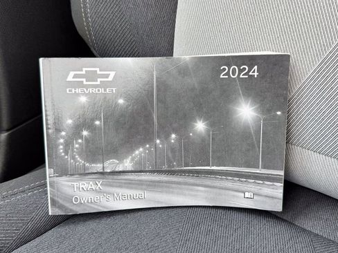 Used 2024 Chevrolet Trax RS w/ Driver Confidence Package image 36