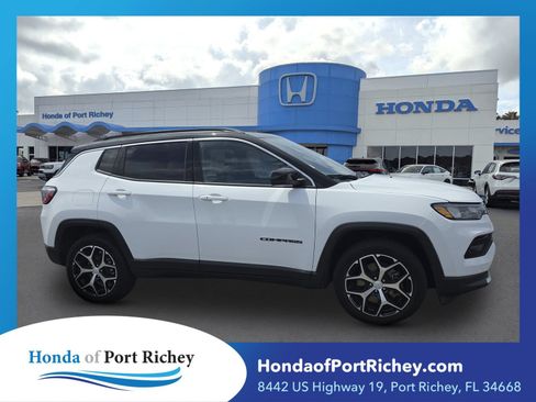 Used 2024 Jeep Compass Limited AWD/4WD image 1