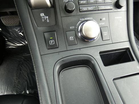 Used 2015 Lexus CT 200h image 73