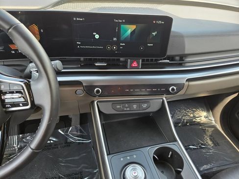 Certified 2026 Kia Carnival LXS FWD image 22