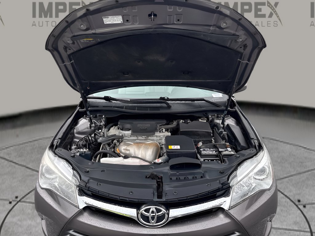 Used 2017 Toyota Camry XLE w/ Moonroof Package FWD image 29