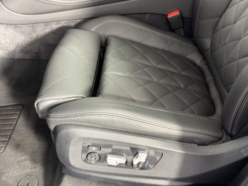 Used 2026 BMW X5 sDrive40i w/ Climate Comfort Package image 12