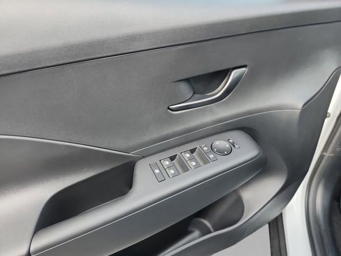 New 2026 Hyundai Kona SE image 15