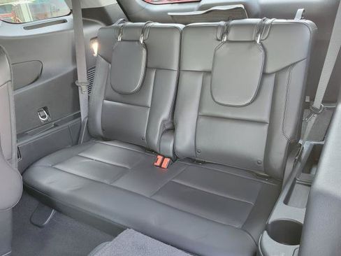 Used 2024 Ford Explorer XLT w/ Equipment Group 202A AWD/4WD image 10