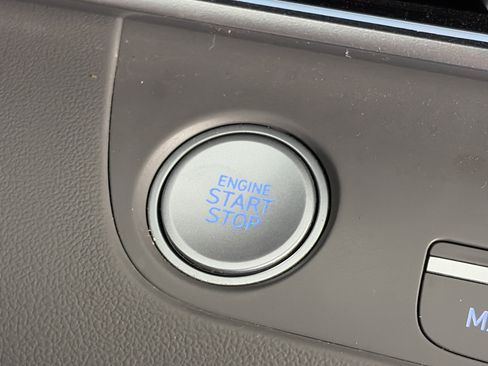 Used 2024 Hyundai Elantra SEL FWD image 24