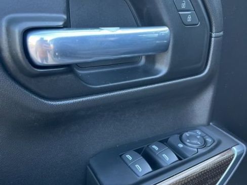 Used 2021 Chevrolet Silverado 1500 LT Trail Boss image 11