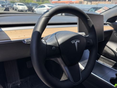 Used 2019 Tesla Model 3 Mid Range RWD image 22