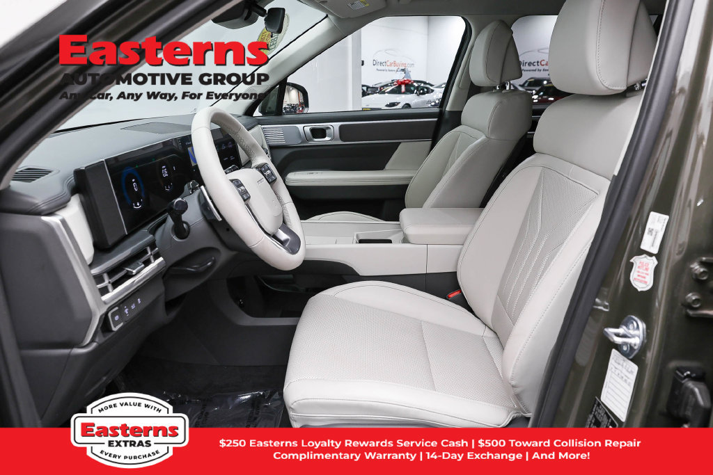Used 2025 Hyundai Santa Fe SEL FWD image 15
