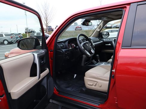 Used 2024 Toyota 4Runner SR5 Premium image 12