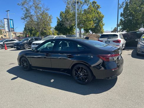Used 2025 Honda Civic Sport image 4