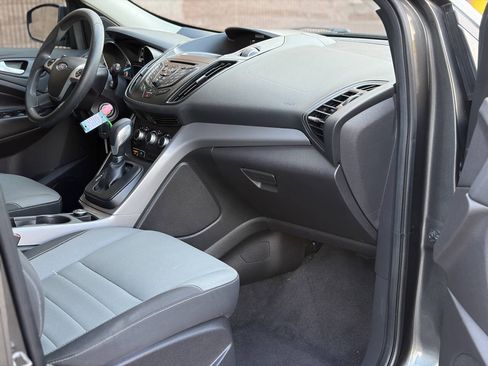 Used 2016 Ford Escape SE FWD image 10