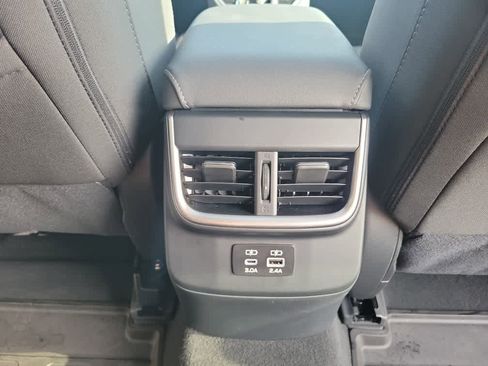 Used 2024 Subaru Outback Premium image 31