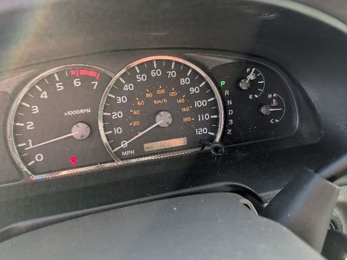 Used 2005 Toyota Sequoia SR5 image 1