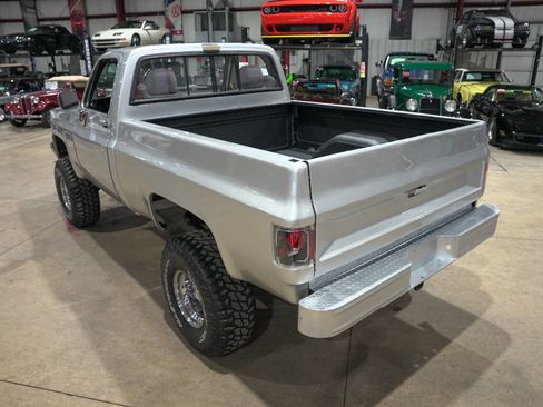 Used 1987 GMC Sierra 1500 R1500 2dr Standard Cab SB image 16