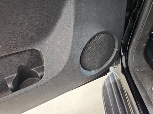 Used 2012 Chevrolet Avalanche LTZ image 35