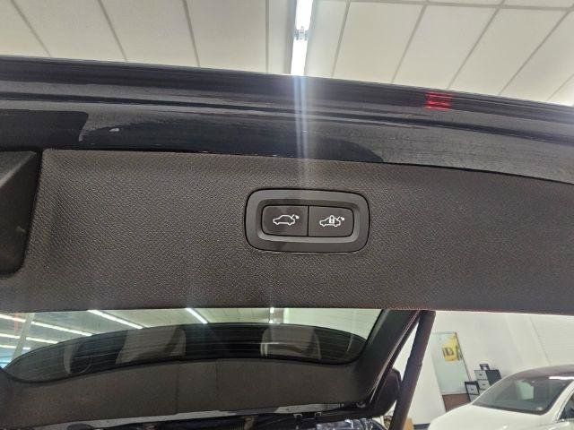 Used 2021 Volvo XC90 T5 Momentum w/ Climate Package AWD/4WD image 39