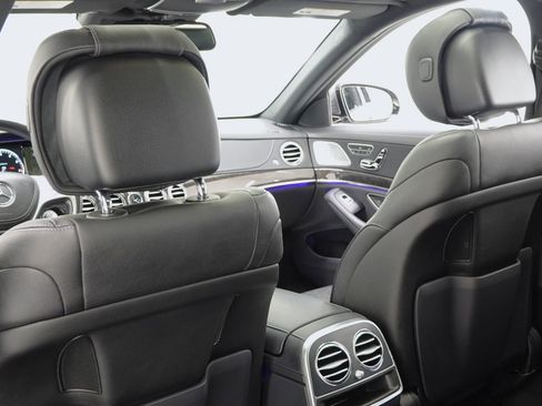Used 2017 Mercedes-Benz S 550 Sedan w/ Sport Package w/ Sport Package image 34