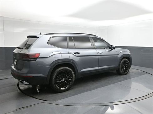 Used 2023 Volkswagen Atlas SE image 11