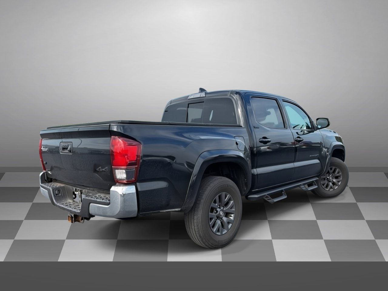 Used 2023 Toyota Tacoma SR5 AWD/4WD image 4