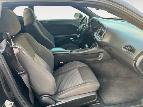 Used 2019 Dodge Challenger SXT w/ Blacktop Package image 15