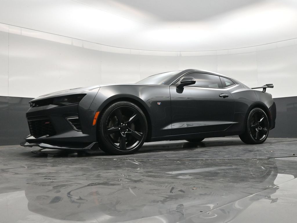 Used 2018 Chevrolet Camaro SS RWD image 20