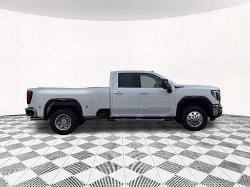New 2026 GMC Sierra 3500 SLE w/ SLE Value Package AWD/4WD image 14