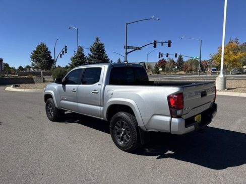 Used 2023 Toyota Tacoma SR5 w/ Technology Package image 5