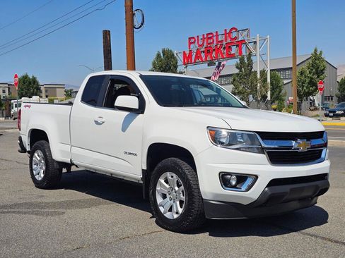 Used 2015 Chevrolet Colorado LT AWD/4WD image 7