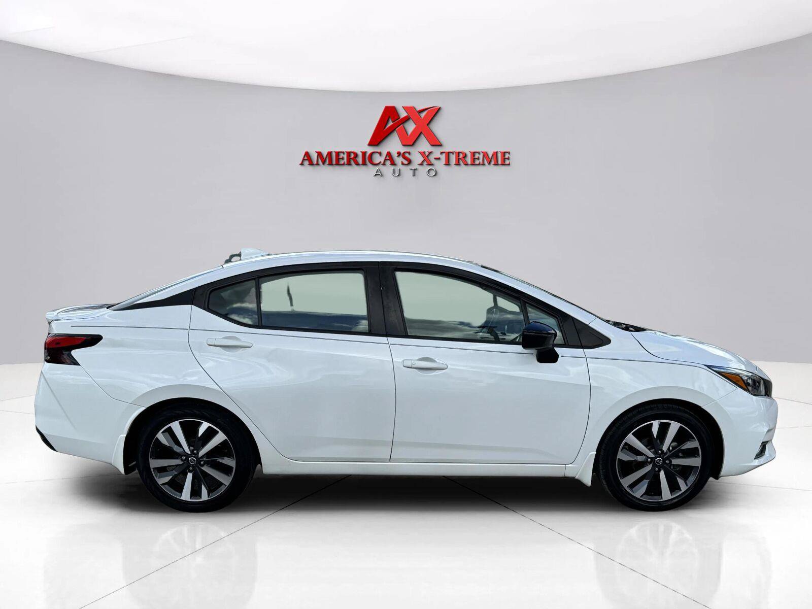 Used 2021 Nissan Versa SR w/ Convenience Package FWD image 6