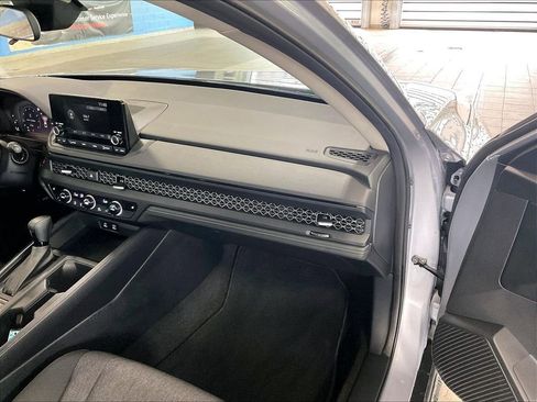 Used 2023 Honda Accord EX image 13