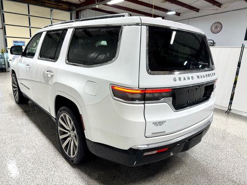 Used 2023 Jeep Grand Wagoneer Series II w/ Convenience Group III image 5