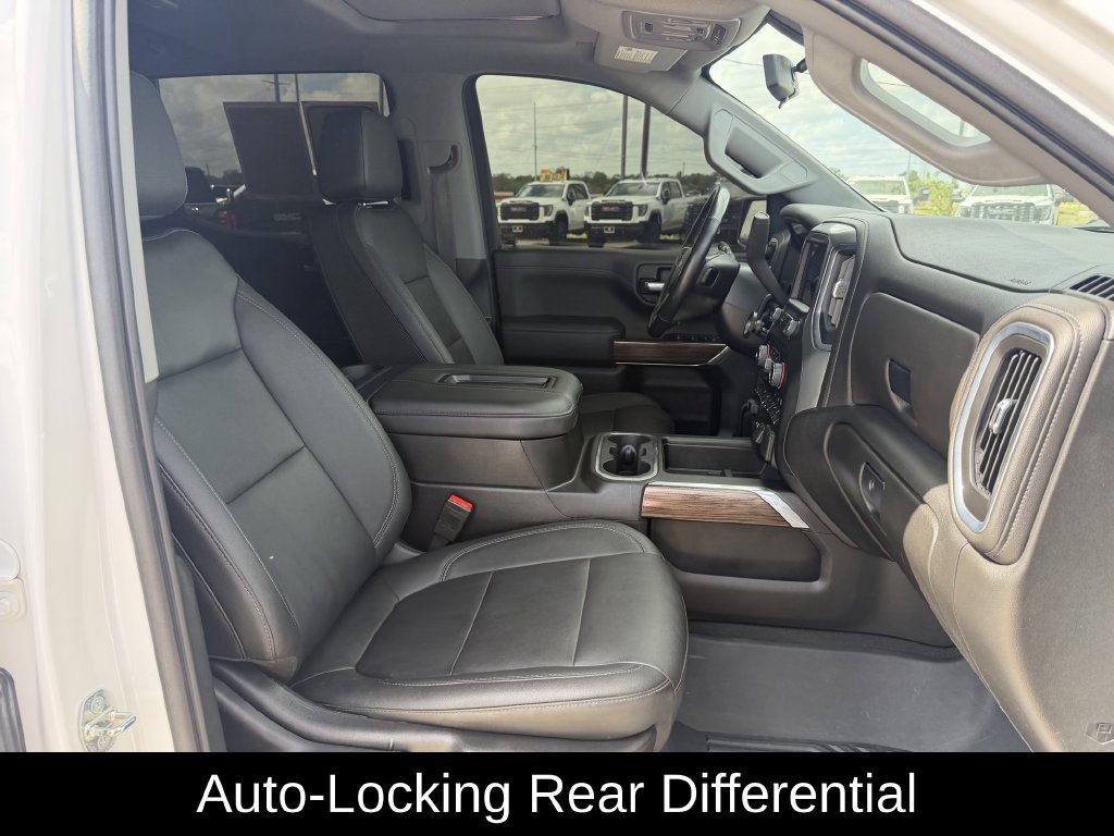 Used 2022 Chevrolet Silverado 1500 LT Trail Boss w/ LT Trail Boss Premium Package AWD/4WD image 32