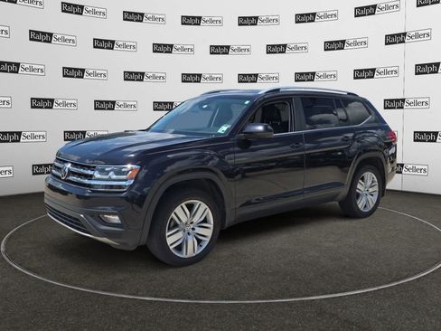 Used 2019 Volkswagen Atlas SE w/ Panoramic Sunroof Package FWD image 2